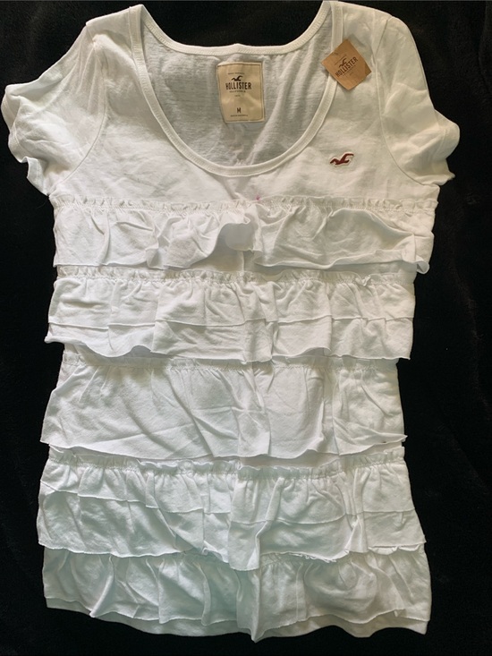 Hollister Tops - Hollister White Ruffle Short Sleeve Tee with Logo
